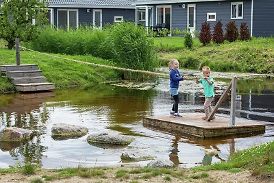 Chalet spazioso con piscina per 4 persone