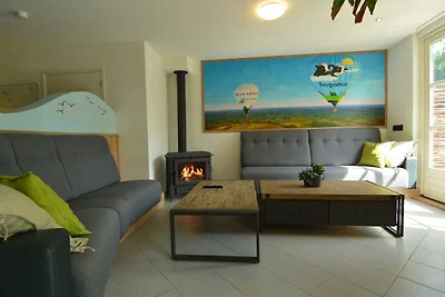 Prachtig Vakantiehuis in Haaren met Terras