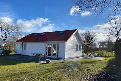 Chalet in Friesland nahe großen Seen