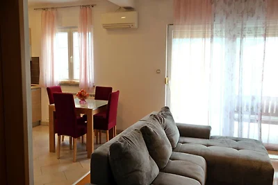 Ampio appartamento con terrazza coperta