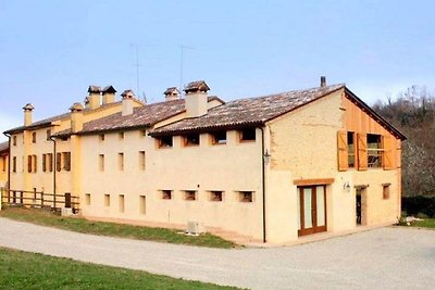 Gemütliches Bauernhaus am Waldrand in Pagnano...