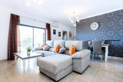 Wohnung in Lagos mit Pool und Balkon