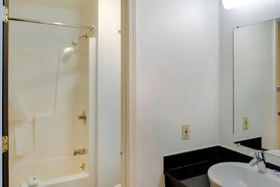 2 Queensize Bedden | Ns