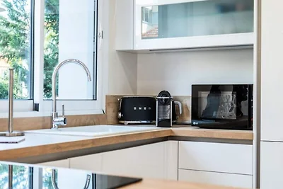 2-Zimmer-Apartment mit Terrasse, 8 Gehminuten...