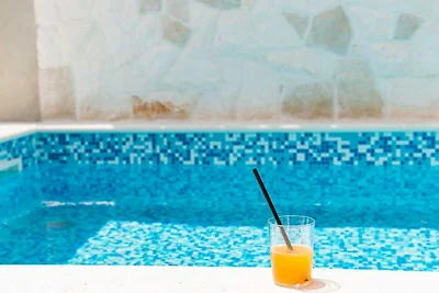 Villa mit 3 Schlafzimmern, Terrasse und Pool