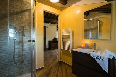 Provinzielle Villa in Cortona mit Pool