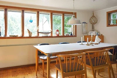 6 Personen Ferienhaus in MUNKEDAL-By Traum