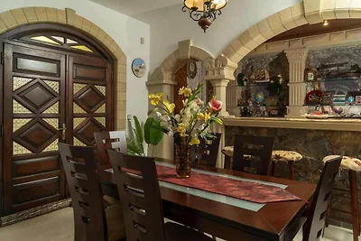 Modernes Ferienhaus in Stalos mit Balkon