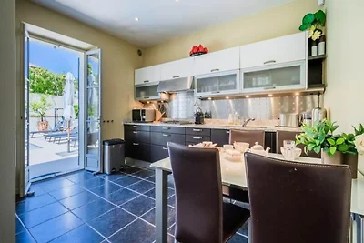 Villa in Antibes mit Pool und in Strandnähe