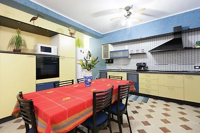 Piacevole casa vacanze con balcone