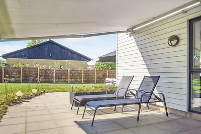 6 Personen Ferienhaus in Nexø-By Traum