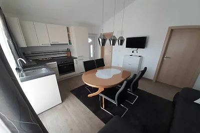 Cozy Apartments with Private Balcony Vinisce ...