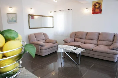 Okrug Gornji Luxurious Escape Villa with Pool...