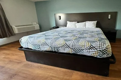 1 Kingsize-Bett | Rauchen, Minikühlschrank