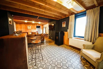 Schönes Ferienhaus in Gesves, umgeben von...