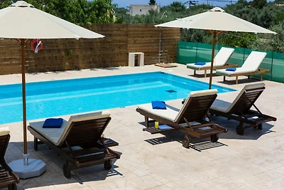 Ruhige Villa mit großem Pool in Rethymno