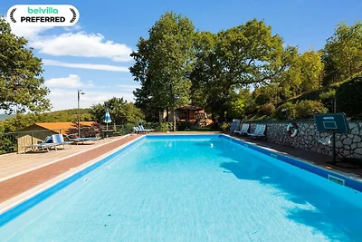 Hütte in Magione mit Pool und Garten