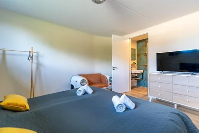 Moderne, luxuriöse und nachhaltige Naturvilla