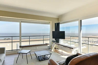Eckwohnung mit Blick auf die Ufermauer in...