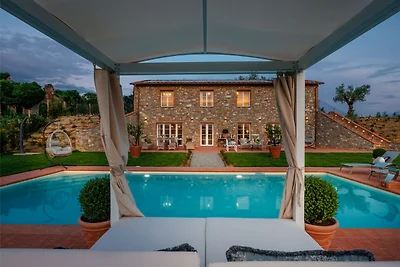 Villa in Lucca mit Pool und Aussicht