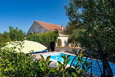 Ferienhaus in Krkovic mit großem Swimmingpool