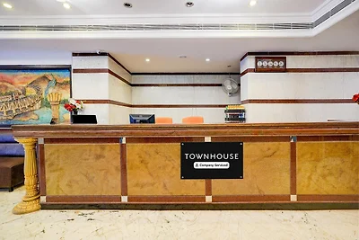 Super Townhouse Burgerluchtvaart HAL Road