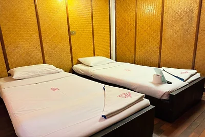 Privates Zweibettzimmer| Einfach und sauber