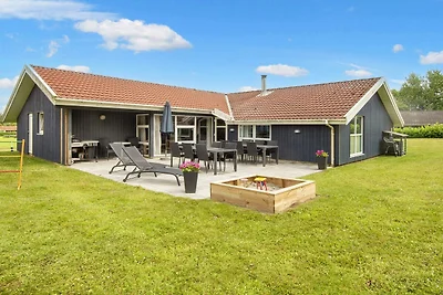 Luxuriöses Poolhaus in Strandnähe