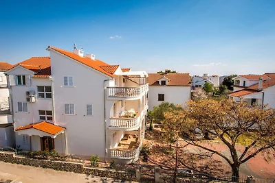 Wohnung mit Balkon in der Nähe von Vodice