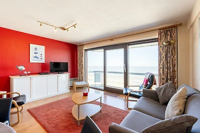 Ruhe am Meer zwischen Pier und Casino