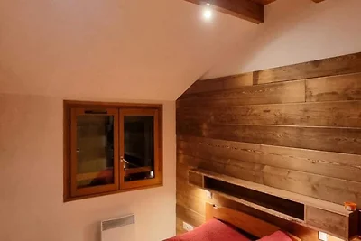 4 Zimmer + 2 Zwischengeschosse, 12 Schlafplät...