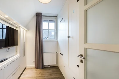Villa mit zwei Saunen in Delfstrahuizen