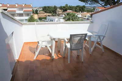 Wohnung in LEscala mit Swimmingpool