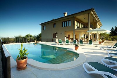 Stunning country house with pool and panorami...