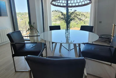 Stilvolle, moderne Villa am Stadtrand von...