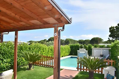 Villa in Gjiri i Lalzit bij Beduin Strand