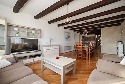 Landhaus mit Pool und Garten