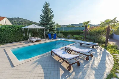 Villa in ibenik mit Swimmingpool