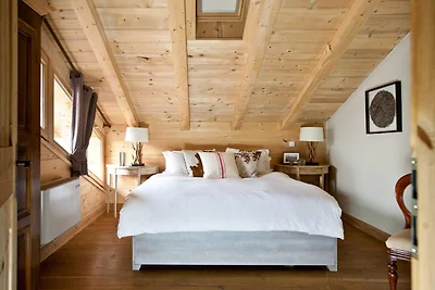 Rustic Chalet with Hot Tub & Sauna