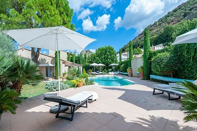 Elegante Villa in Les Mées mit schönem Garten