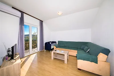 Trogir Comfortable Apartment with Terrace - T...