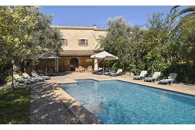 Ferienhaus mit Pool in der Nähe von Búger