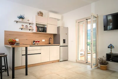 Tranquilla fuga con vista mare sull'isola di...