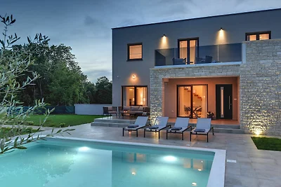 Moderne Villa mit Schwimmbad