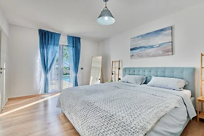 Villa in Marčana mit Schwimmbecken