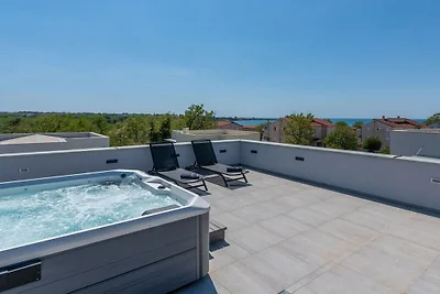 Villa in Novigrad met zwembad