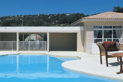 Casa con AC, tra l'interno e il mare