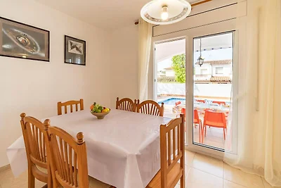 Familienfreundliche Villa für 8 Gäste