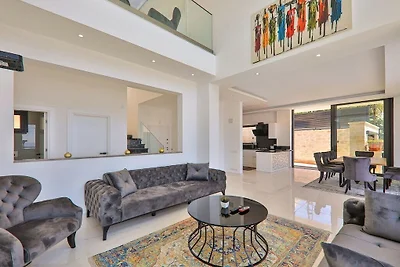 Villa in Kalkan mit Schwimmbecken