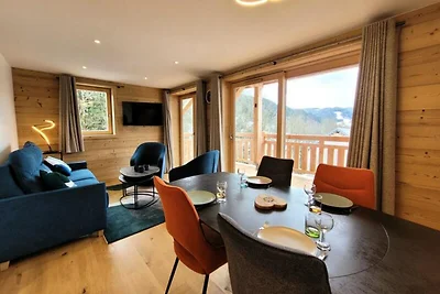 Helle Wohnung mit Terrasse